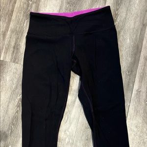 Reversible crop leggings
